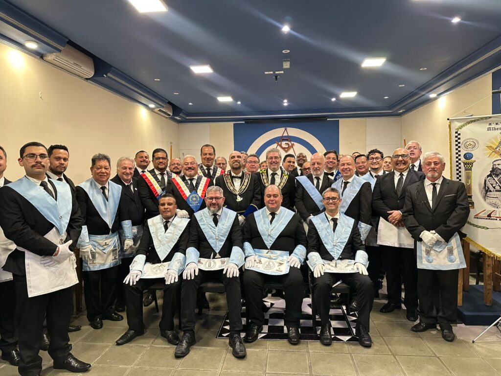Tradição e solenidade marcam instalação na A.R.L.S. Albert Pike nº 07
